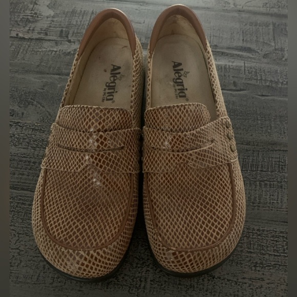 Algeria Taylor Pro Tan Glossy Snake Print Penny Loafer Ladies Shoe Size 8.5 - Picture 8 of 10